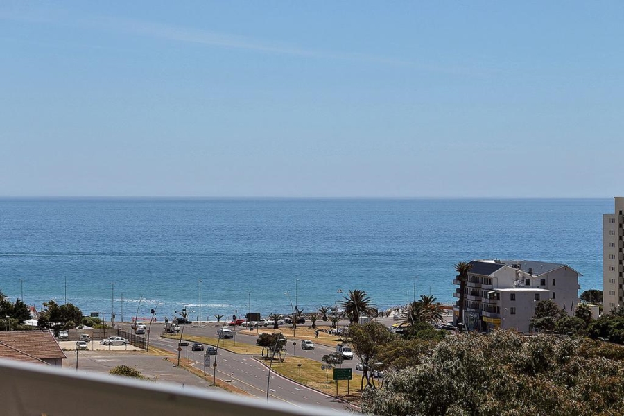 To Let 3 Bedroom Property for Rent in Green Point Western Cape